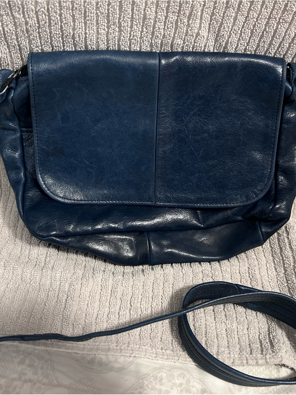 Structured Navy Leather Crossbody Bag 100% Leather Made in Mexico